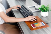 Sản phẩm quà tặng mới Lót chuột tích hợp pin sạc dự phòng
